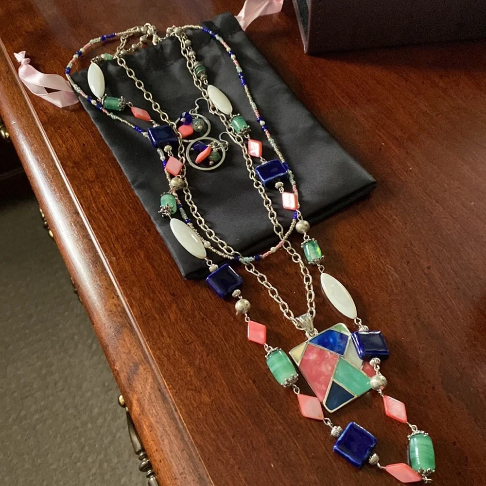 Three Strand Beaded Square Enamel Pendant Earrings set - Picture 4 of 4